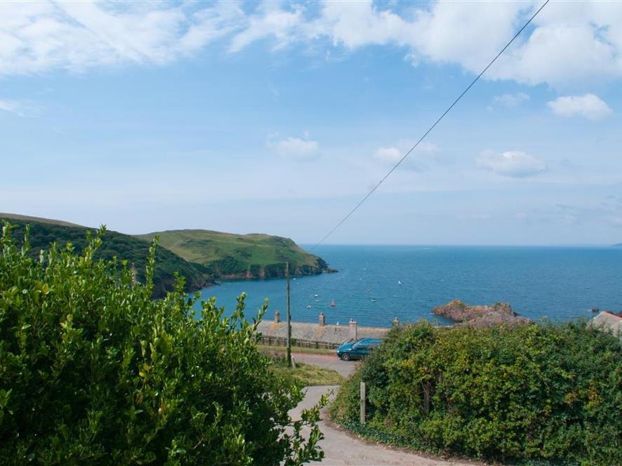 Greystone, Hope Cove photo 7