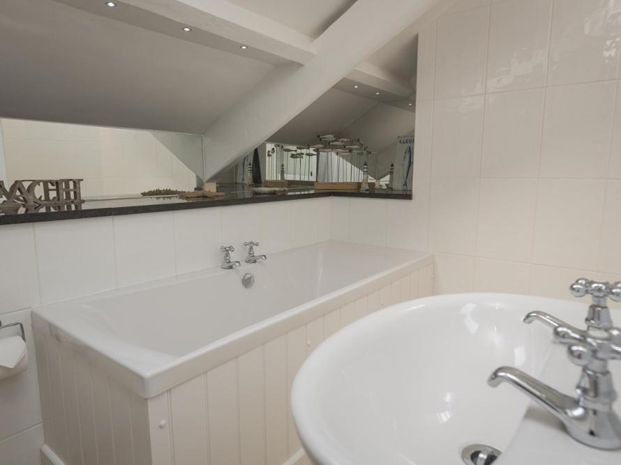 Upper Fernlea, Salcombe photo 2