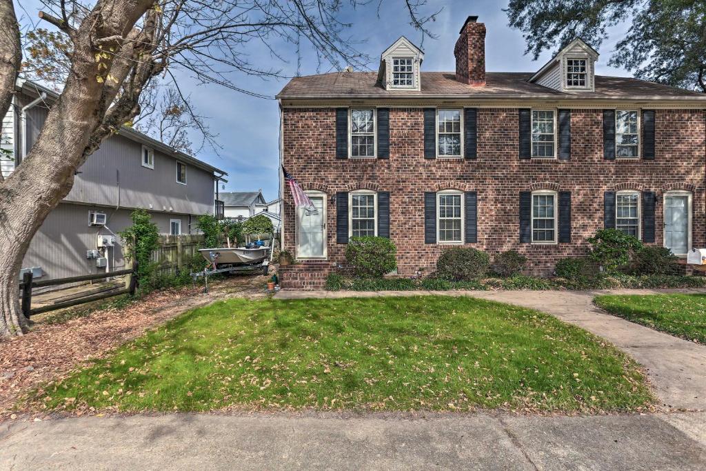 Evolve High-End Home on Lake 1 Block to Coast!