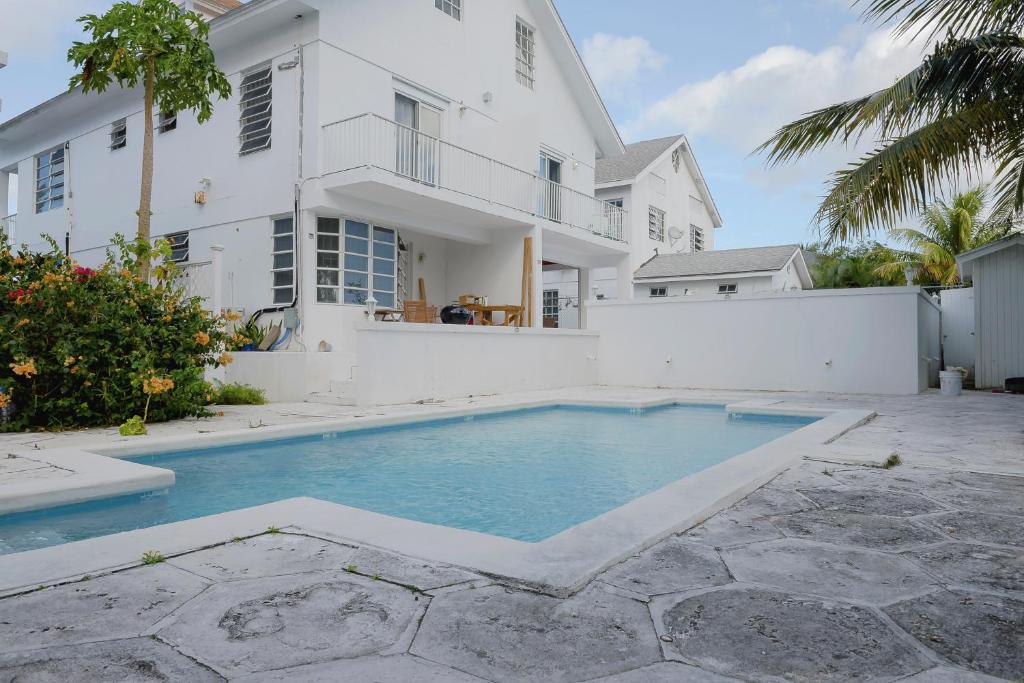 Nassau Apartments for Rent, Bahamas price from 46 of Hotels