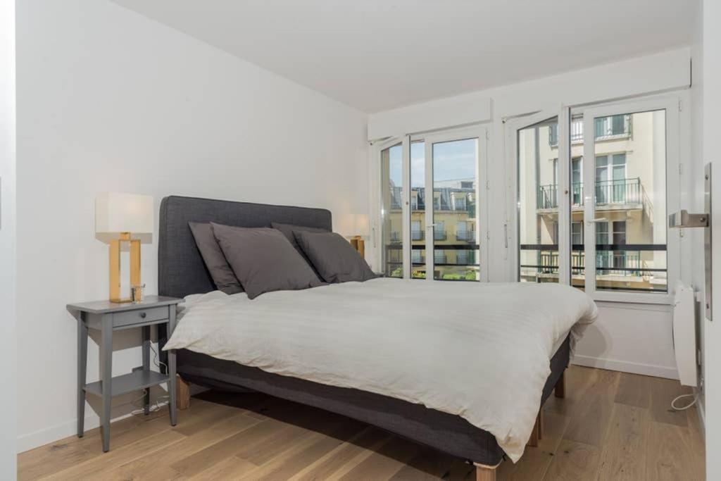 LOVELY APARTMENT CLOSE TO A BIG SHOPPING MALL photo