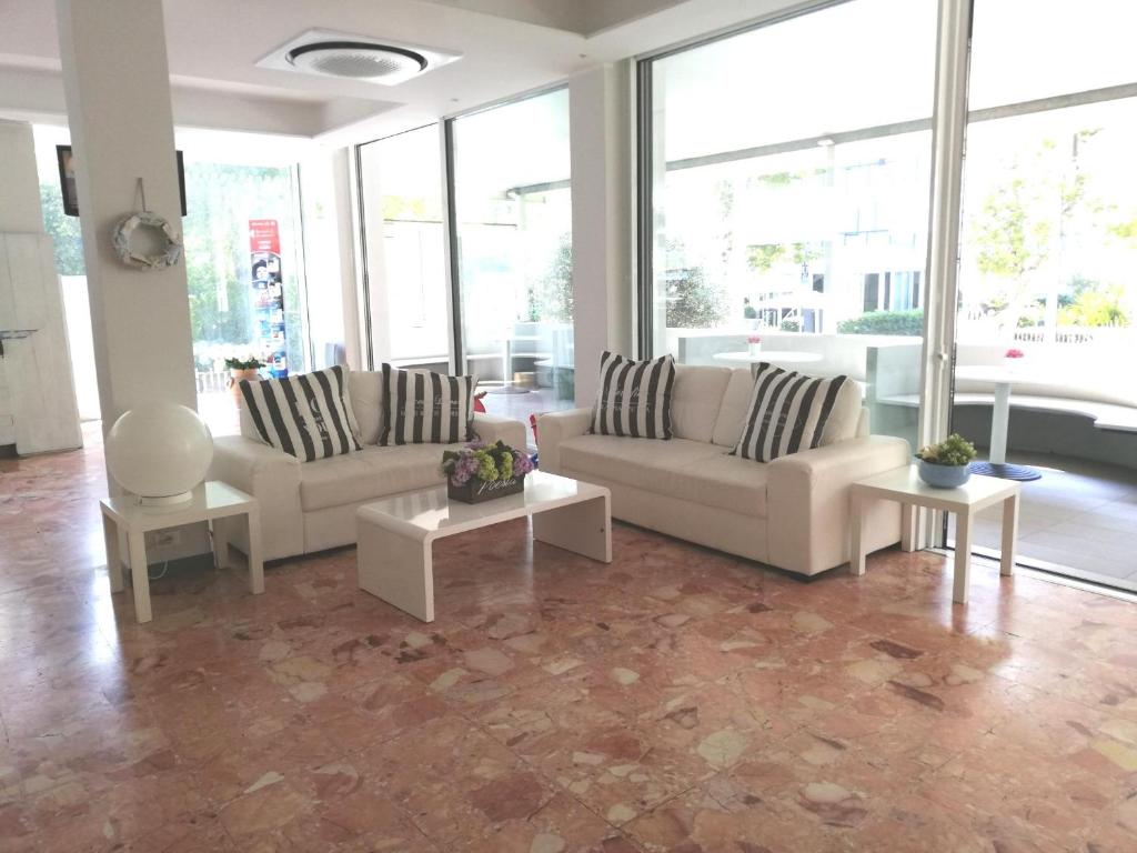 Hotel Ambasciata - 3