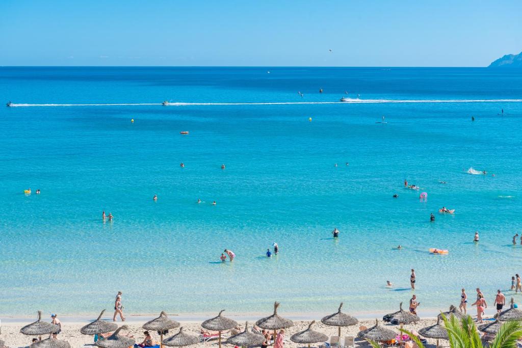 Aparthotel Ses Fotges — Plaża in Playa de Muro, Baleary