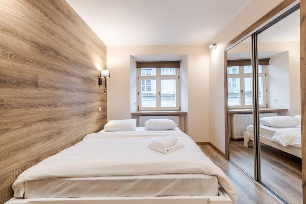 Staroevreyska timber apartment photo