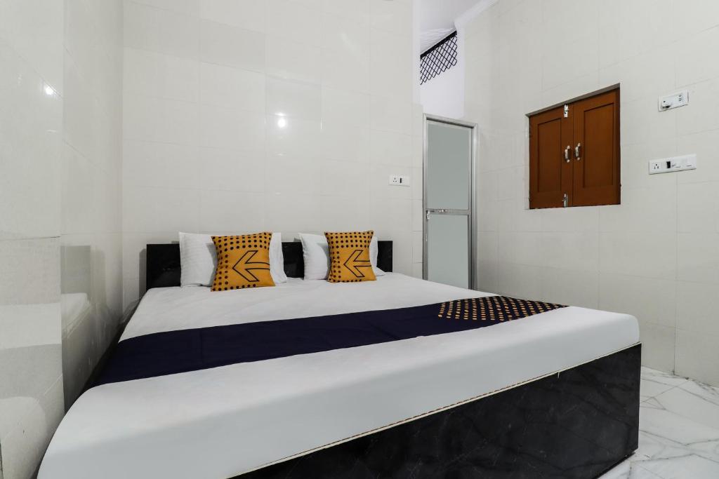 OYO 41419 Hotel Balaji Palace in Ayodhya, India - reviews, prices