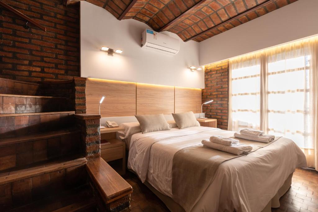 Portal del Lago Hotel - 3