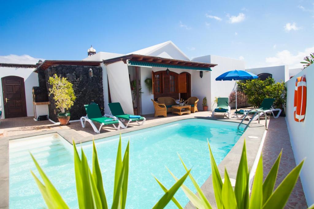 ALIZUTH VILLA - 1