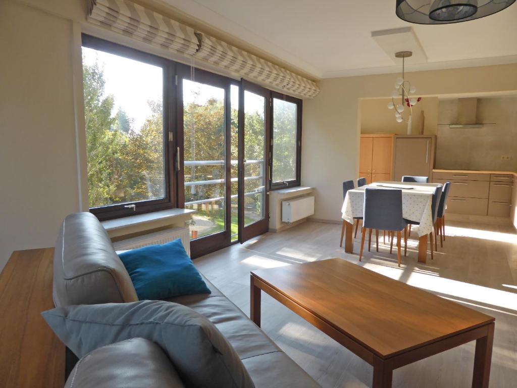 Vanden Broeck, Ostende