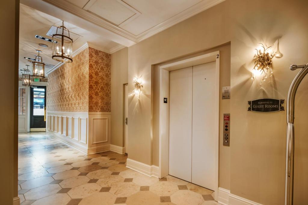 Seattle Hotel Ballard Additional