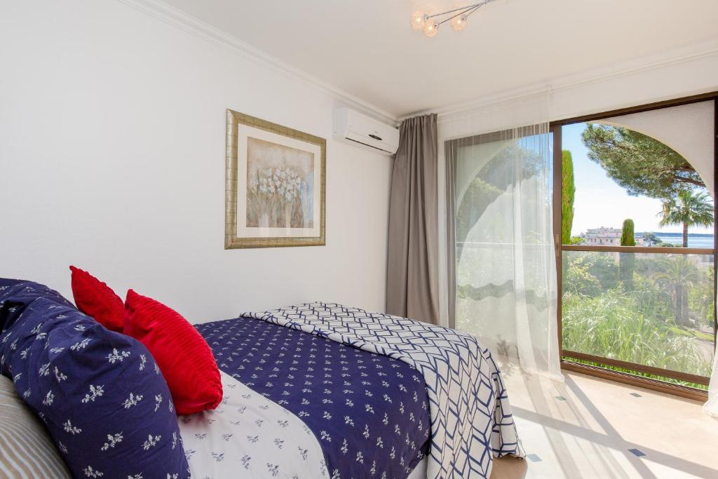 Cozy studio with sea view, swimming pool and greenery - 4