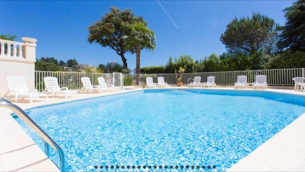 Cozy studio with sea view, swimming pool and greenery - 1