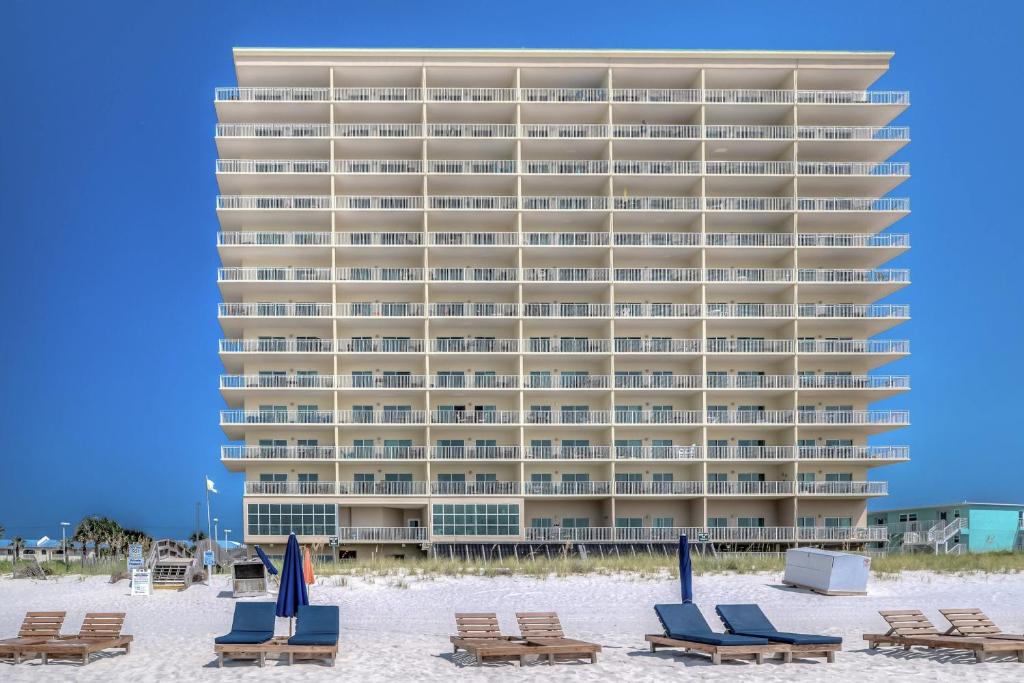 Exterior view, Crystal Shores West in Gulf Shores (AL)