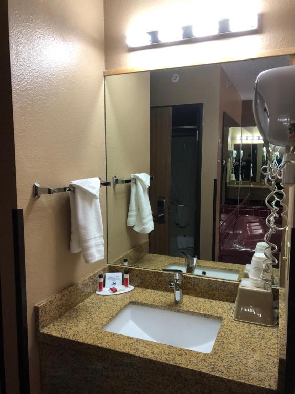 Super 8 By Wyndham Baker City Photo 34
