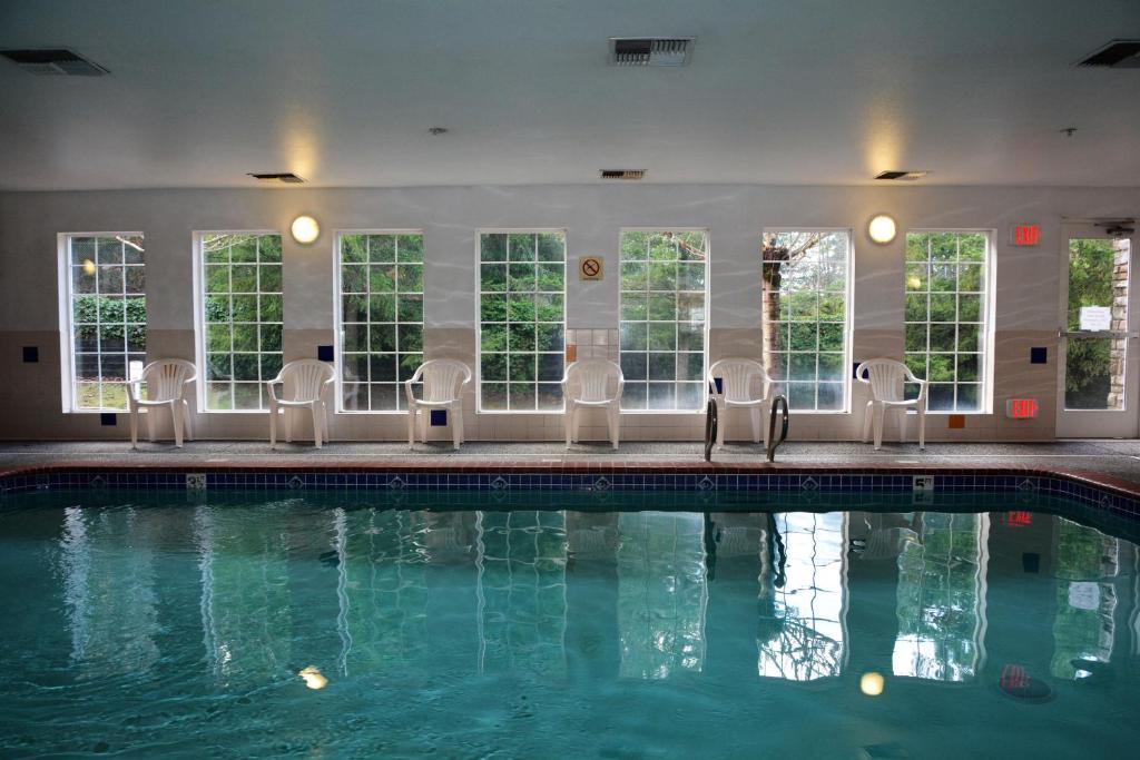 FairBridge Inn and Suites DuPont photo