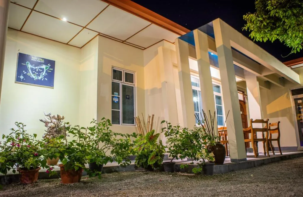 Charming Holiday Lodge, hotel in Midu