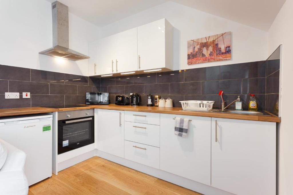 Charming, Well-Equipped Apt - 5 Minutes From Beach, Bournemouth