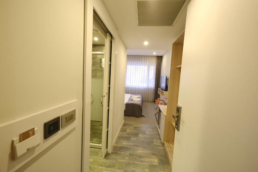 leto city hotel photo