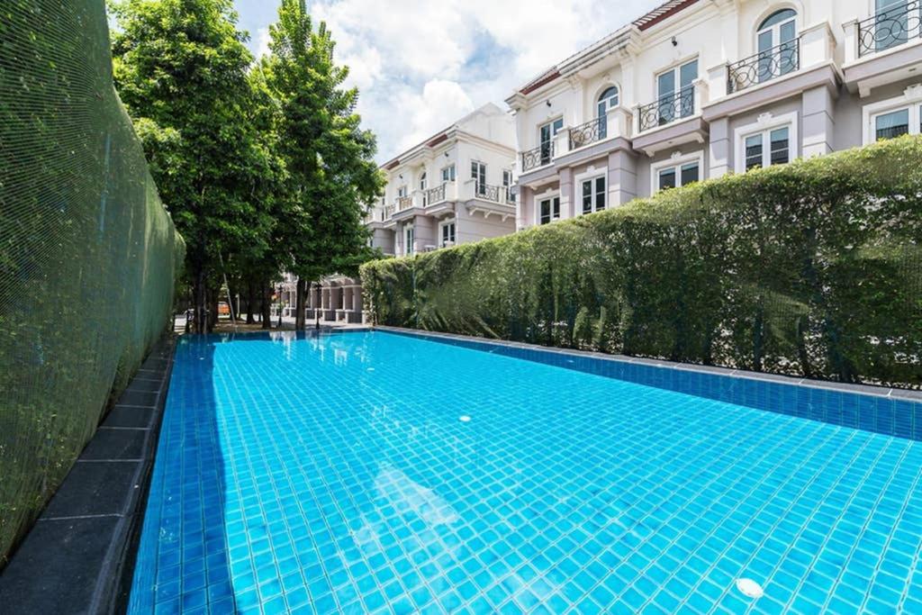 MIQ Asoke202 Pool Villa - Asoke BTS 16 Pax 전경