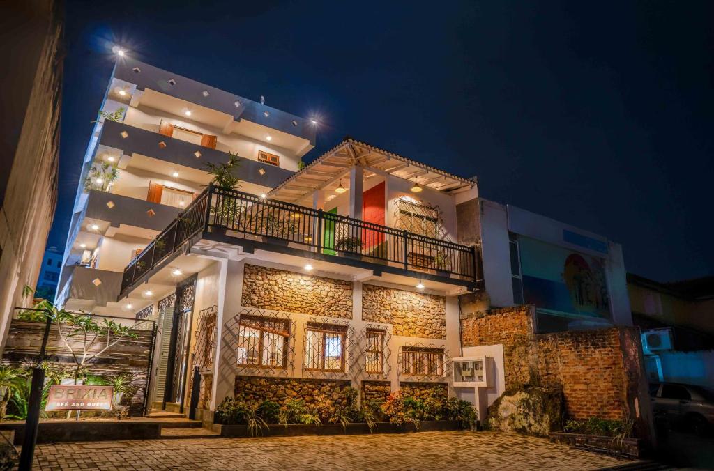 Brixia Cafe &amp; Guest — Hotel in Galle