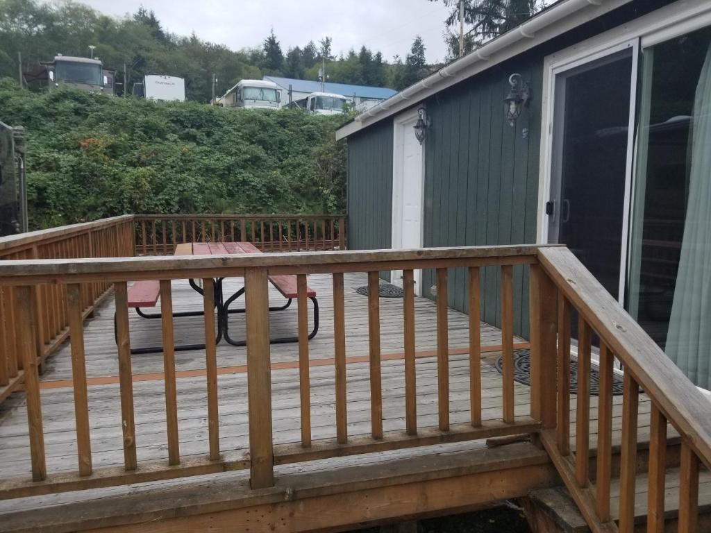 Paradise Cove RV Resort & Marina photo