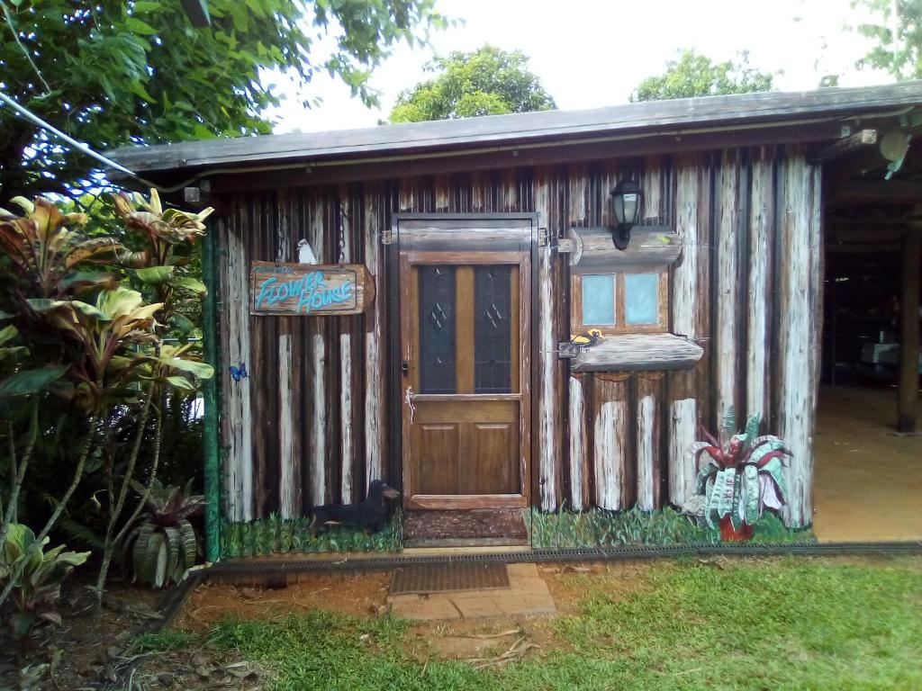 Mena Creek Flower House Innisfail Informationen und Buchungen