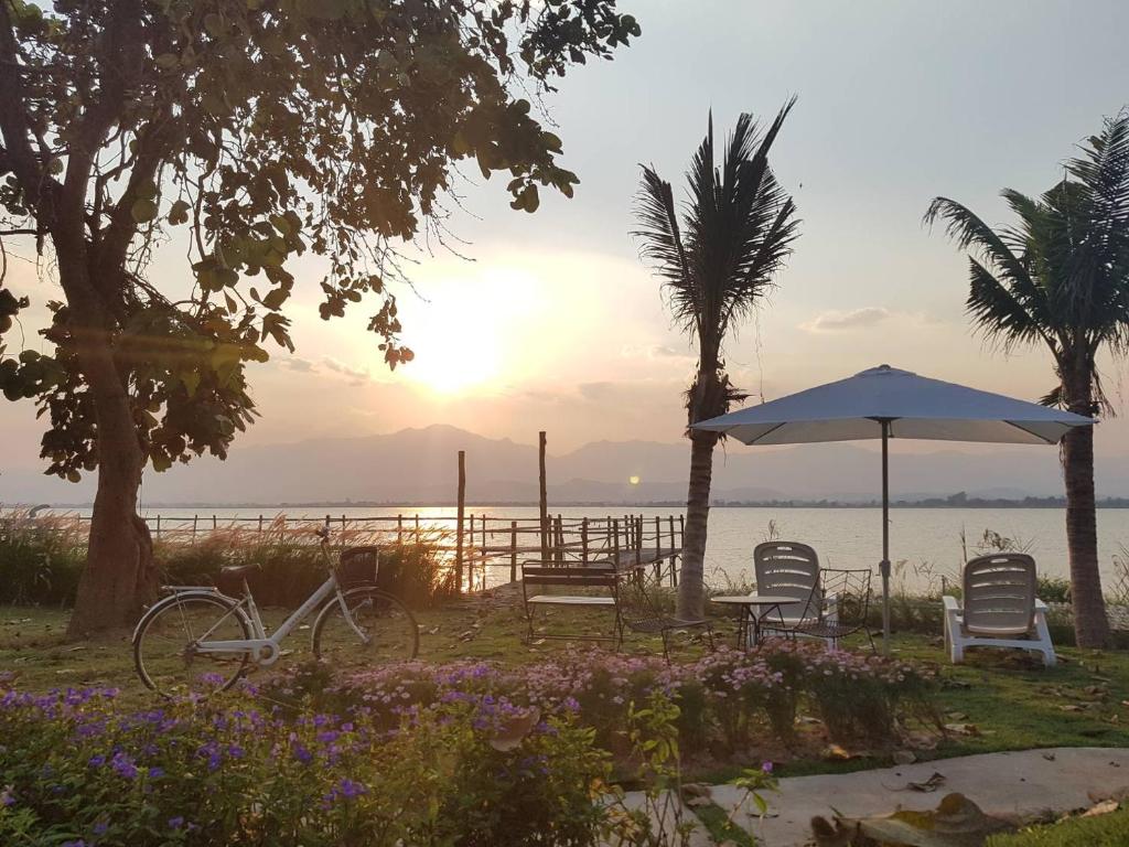 สภาพแวดล้อมโดยรอบ