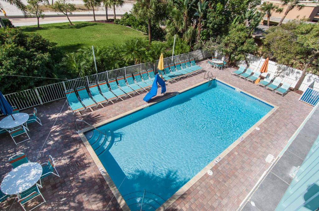 South Beach Condo by Sunsational photo