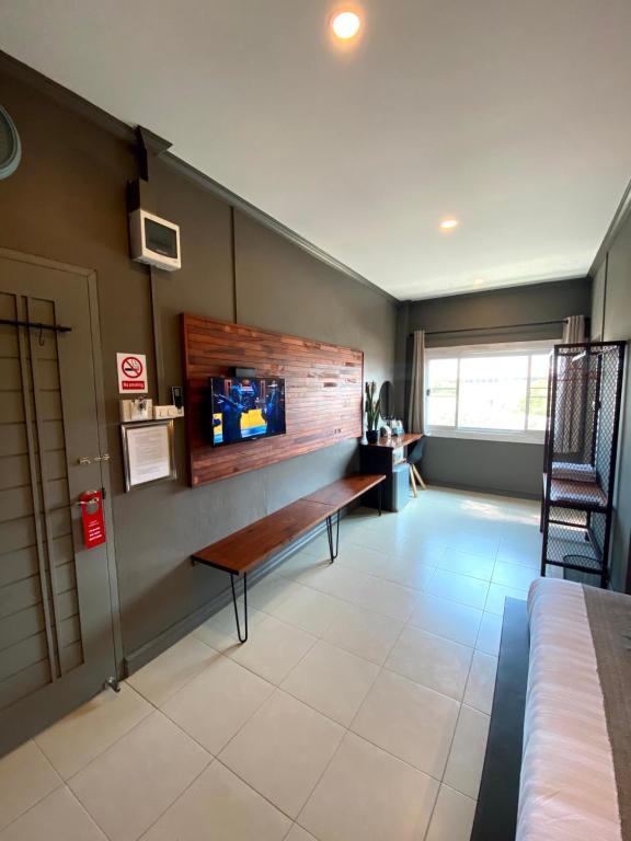 Patuxay Place