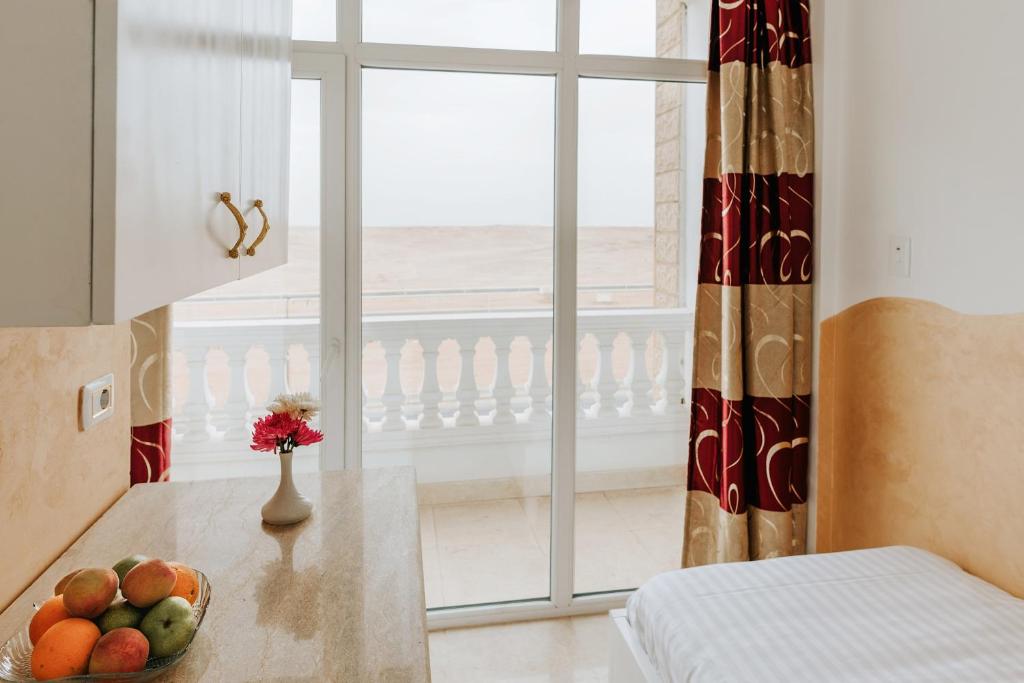 Single Room with Pyramids View