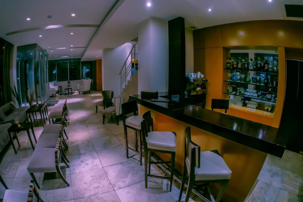 Elegance Hotel - 4