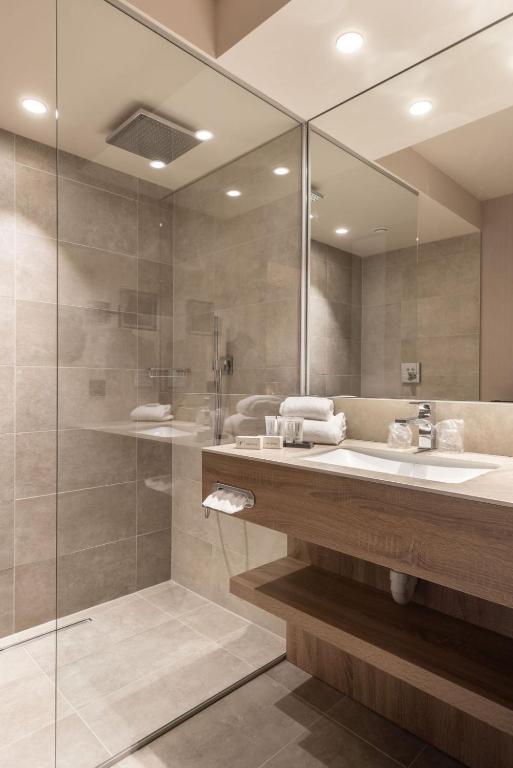 Hotel Nivelles-Sud Van der Valk photo