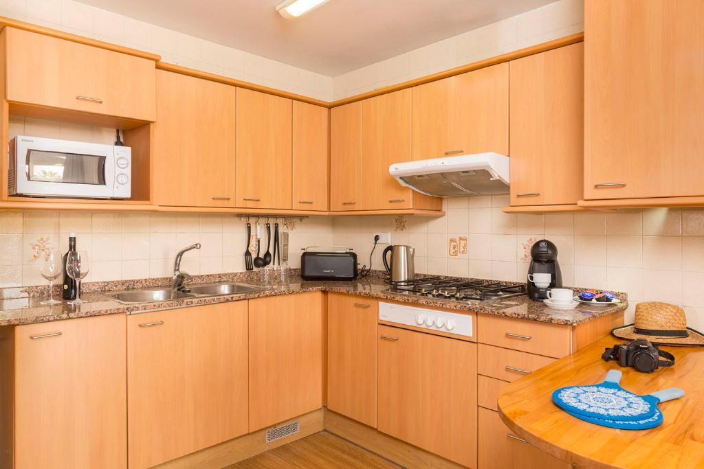 Apartaments Els Llorers — Hotel rooms in Lloret de Mar, Catalonia