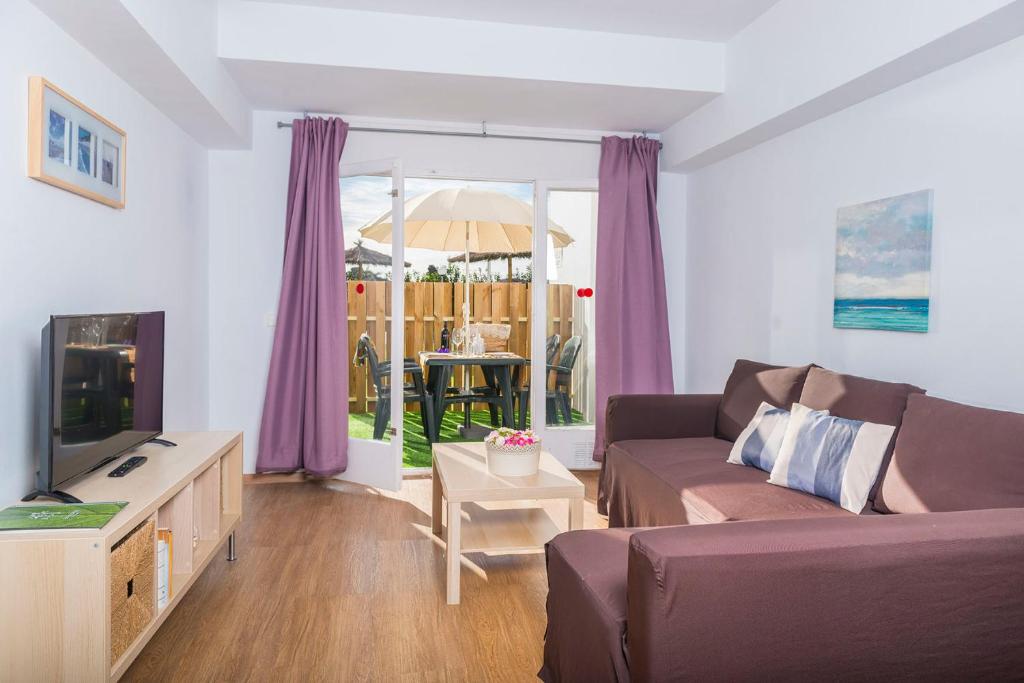 Apartaments Els Llorers — Hotel rooms in Lloret de Mar, Catalonia