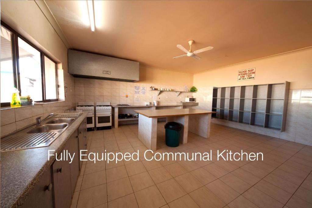Radeka Downunder Underground Motel photo