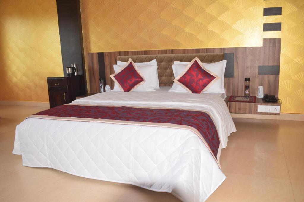 KSTDC Hotel Mayura Gerusoppa, Jogfalls photo