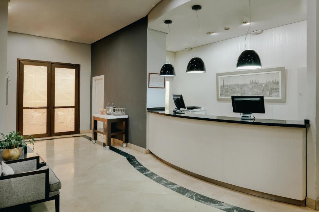 2. 에스페리아 사라..