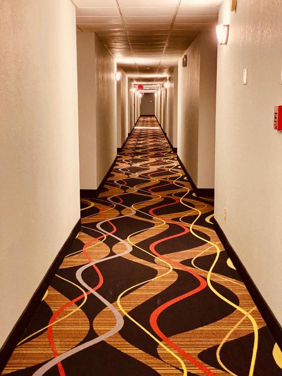 Super 8 by Wyndham Lawrence photo