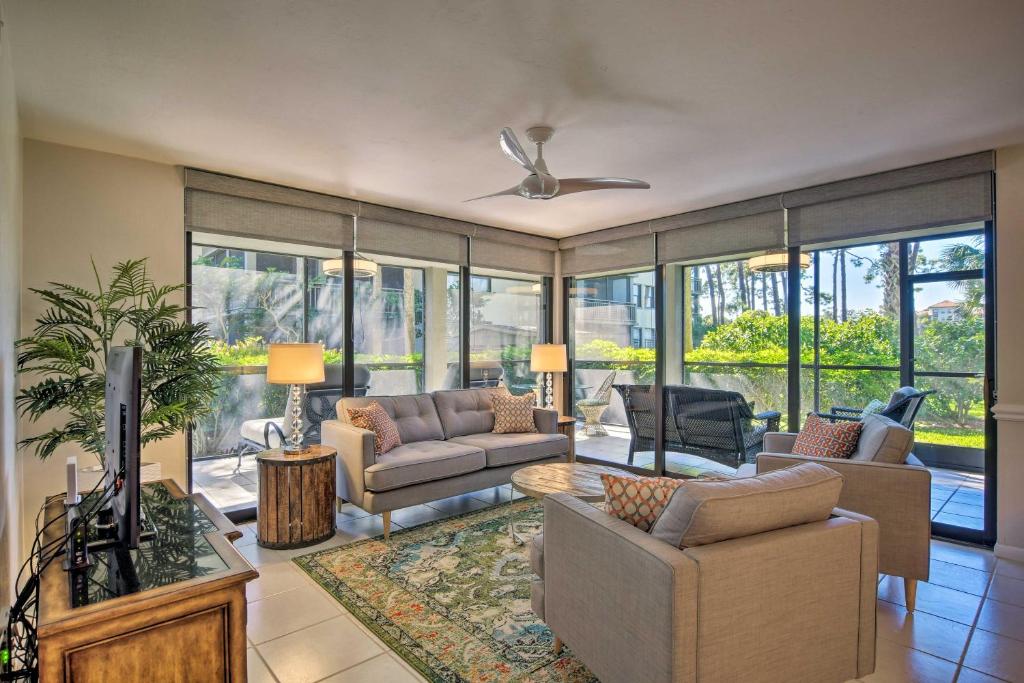 Bonita Springs Condo 4 Mi to Beach Private Patio 전경