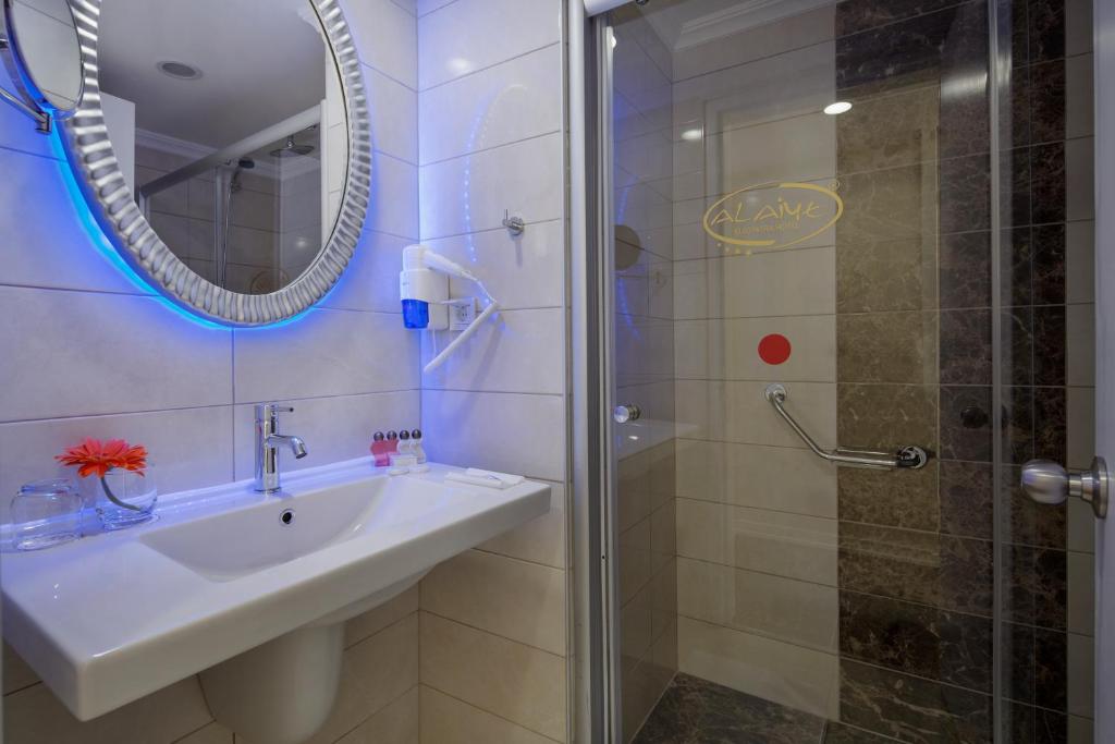 Alaiye Kleopatra Hotel — Hotel rooms in Alanya