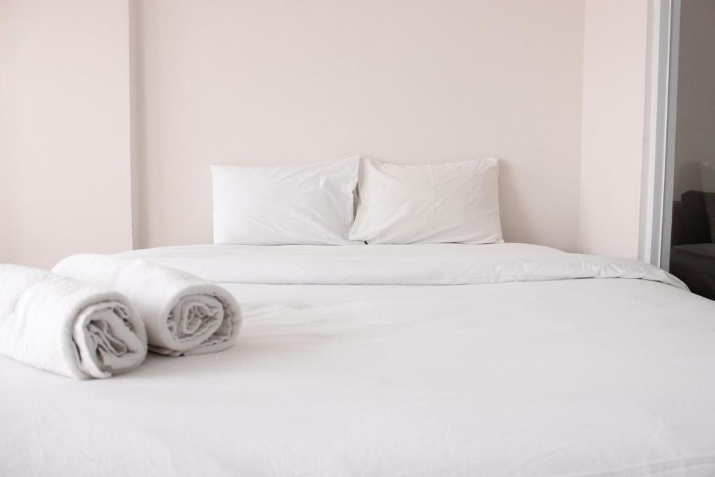 Relaxing 1BR Gateway Pasteur Apartment near Exit Toll By Travelio, Bandung