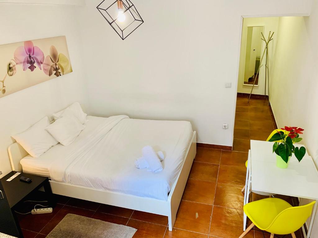 Studio Apartment - Annex building, Firmeza 358 studios - street level in Porto