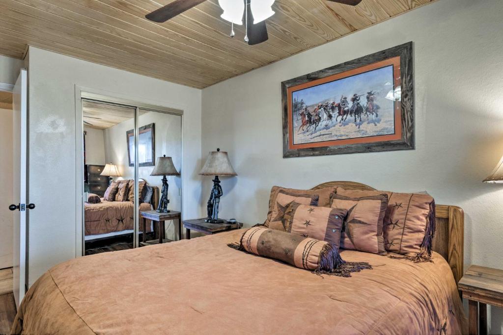 Lavish Condo with 2 Decks - 5mi to Ruidoso Downs photo