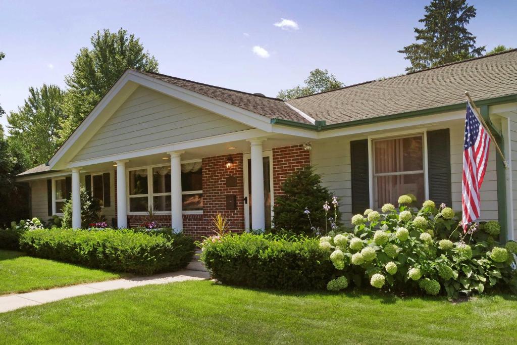 Minneapolis Area Apartment, 8 Mi to Downtown!