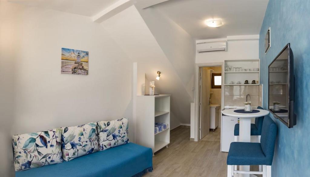 Blue Trojanovic Studio — Hotel in Tivat