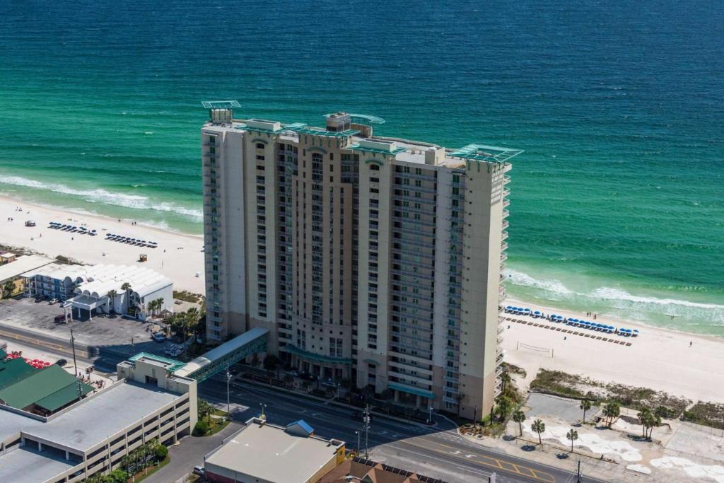 Popular attractions Area Nearby Property