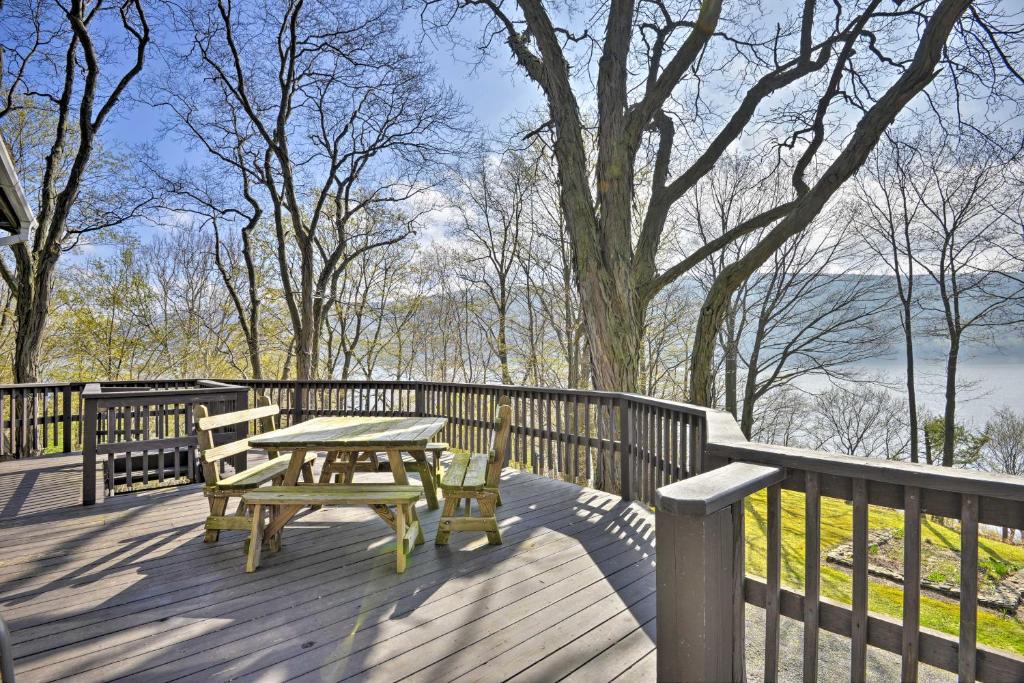 Skaneateles Lake Home Water Views and Private Beach, Homer