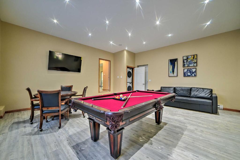 Camelback Home with Game Room, 1 Min to Skiing!
