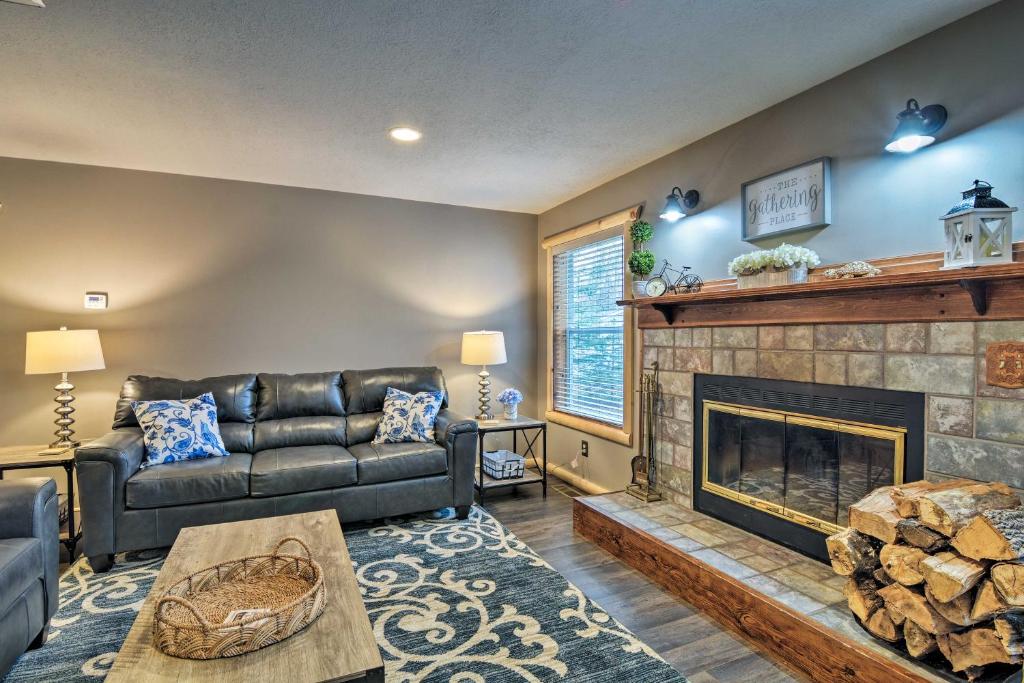 All Season Big Bear Lake House, Walk to Beach — Hotel in Johannesburg (MI)