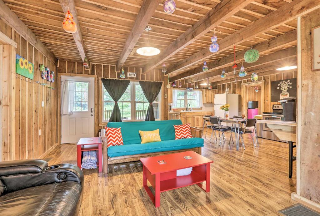 Lake Cumberland Area Cabin - 4 Mi to Lake!