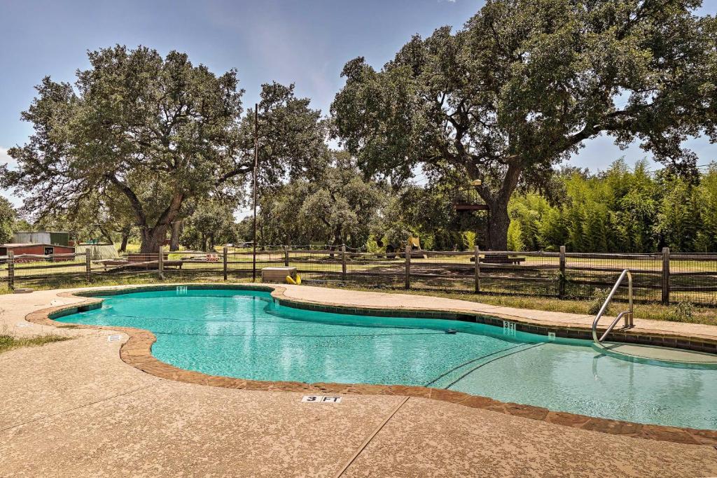 Renovated Austin Apt with Pool at Stunt Ranch!
